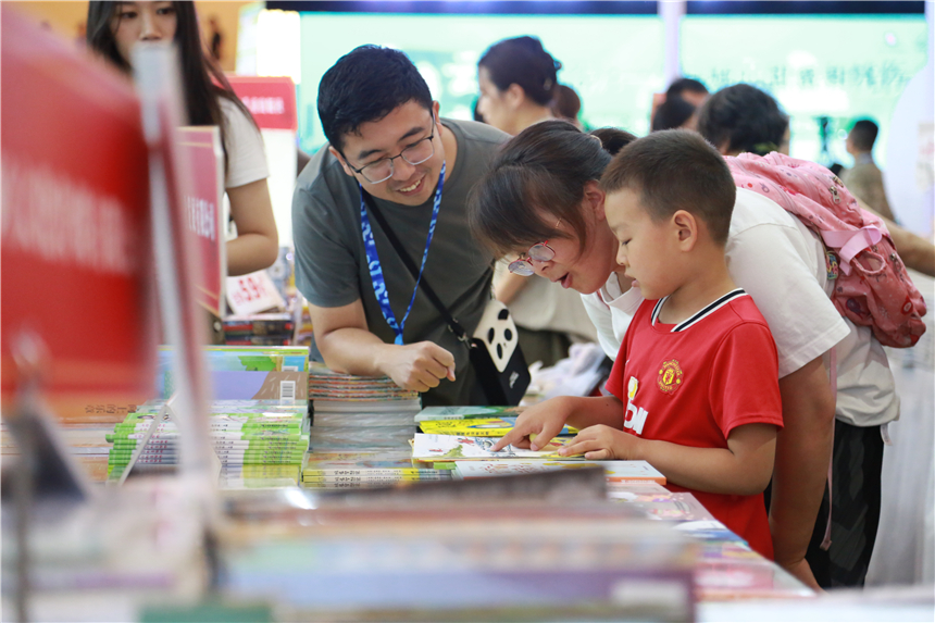 展銷書籍近3萬本，上海書展今日開幕